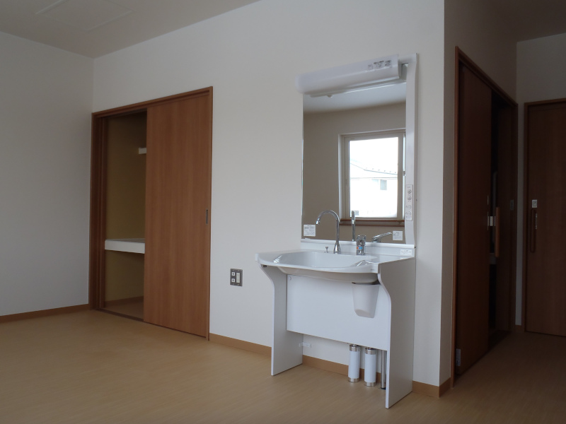 入居部屋（トイレ、洗面付）