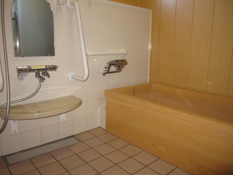 香り良いヒノキ風呂